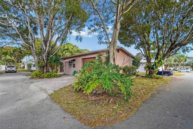 2822 SW Natura Boulevard, Deerfield Beach, FL 33441