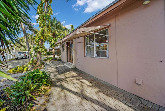 2822 SW Natura Boulevard, Deerfield Beach, FL 33441