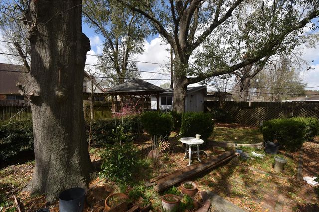 2502 Peach Lane, Pasadena, TX 77502