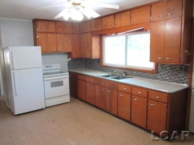 573 S Meridian Highway, Hudson, MI 49247