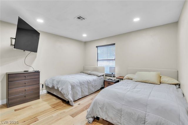 2482 Swan Lane, Las Vegas, NV 89121