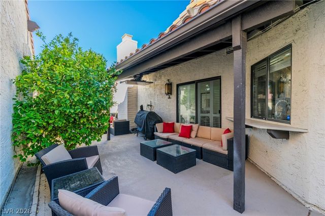 2482 Swan Lane, Las Vegas, NV 89121