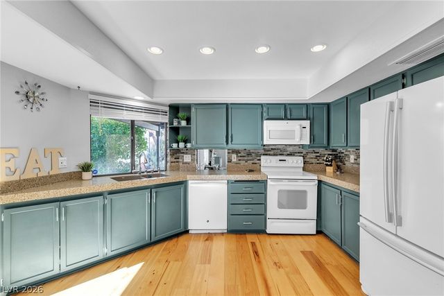 2482 Swan Lane, Las Vegas, NV 89121