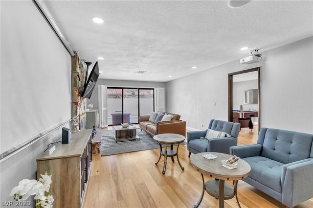 2482 Swan Lane, Las Vegas, NV 89121