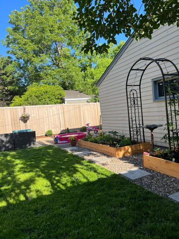 1479 Van Buren Avenue, Saint Paul, MN 55104