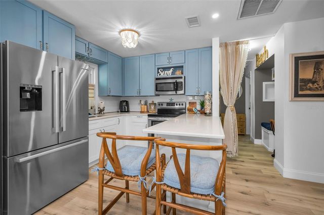 305 15TH AVENUE, Indian Rocks Beach, FL 33785