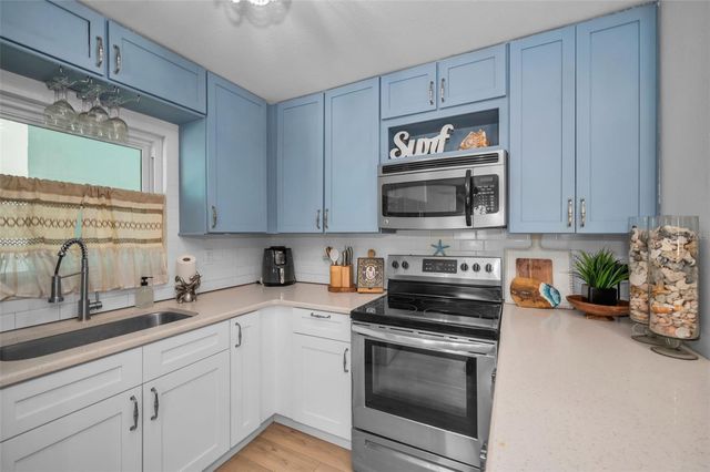 305 15TH AVENUE, Indian Rocks Beach, FL 33785