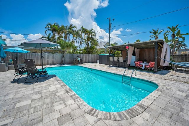 305 15TH AVENUE, Indian Rocks Beach, FL 33785