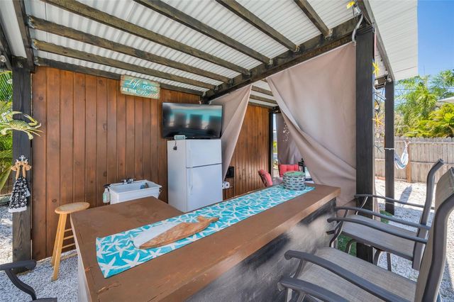 305 15TH AVENUE, Indian Rocks Beach, FL 33785
