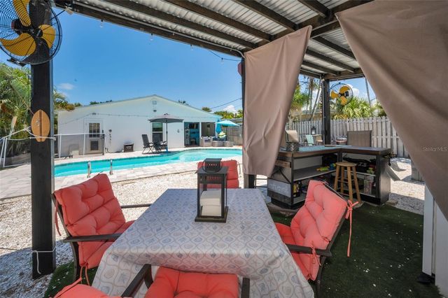 305 15TH AVENUE, Indian Rocks Beach, FL 33785