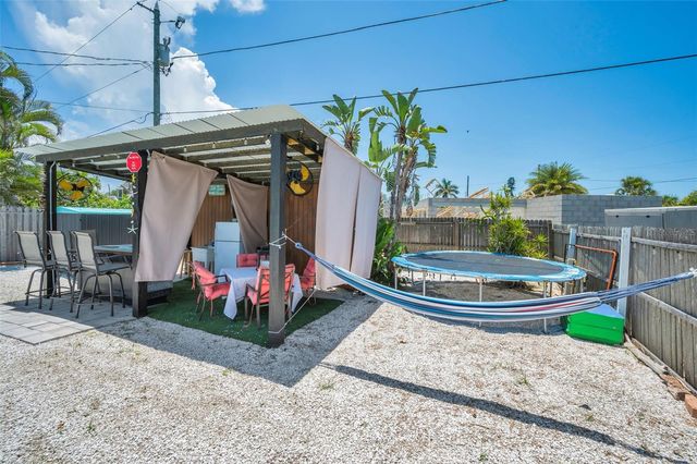 305 15TH AVENUE, Indian Rocks Beach, FL 33785