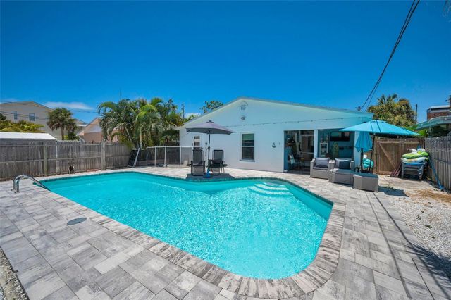 305 15TH AVENUE, Indian Rocks Beach, FL 33785