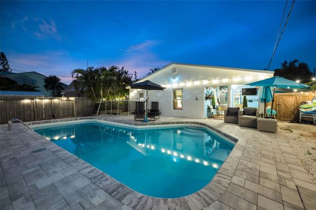 305 15TH AVENUE, Indian Rocks Beach, FL 33785