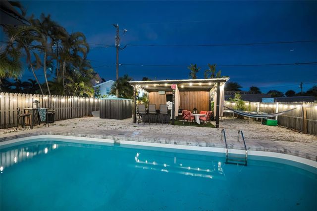 305 15TH AVENUE, Indian Rocks Beach, FL 33785
