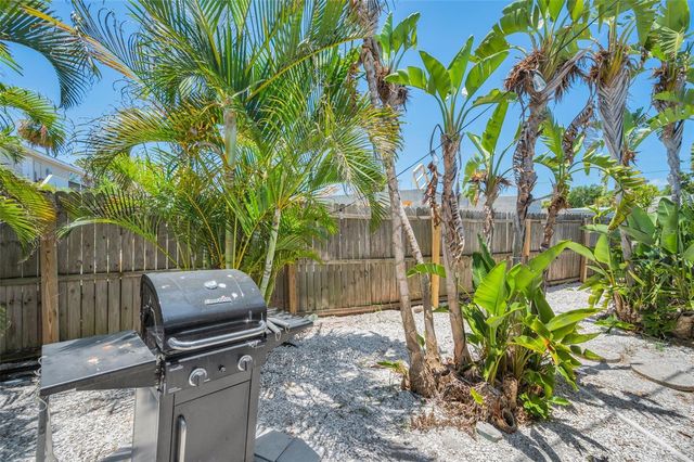 305 15TH AVENUE, Indian Rocks Beach, FL 33785