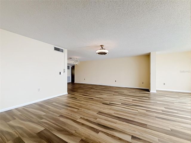 6020 SHORE BOULEVARD S 211, Gulfport, FL 33707