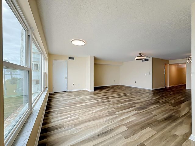 6020 SHORE BOULEVARD S 211, Gulfport, FL 33707