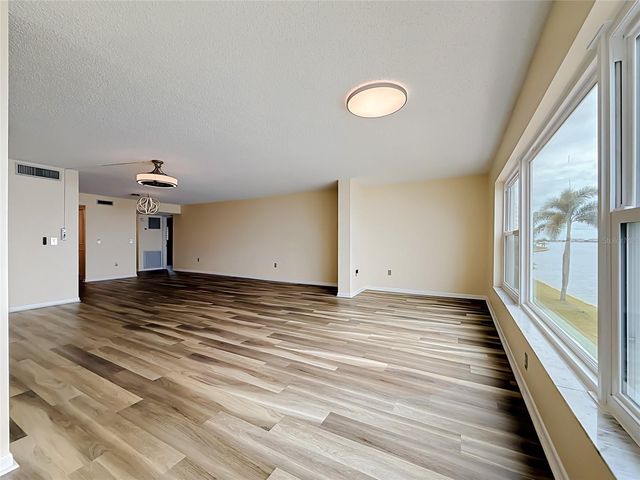 6020 SHORE BOULEVARD S 211, Gulfport, FL 33707