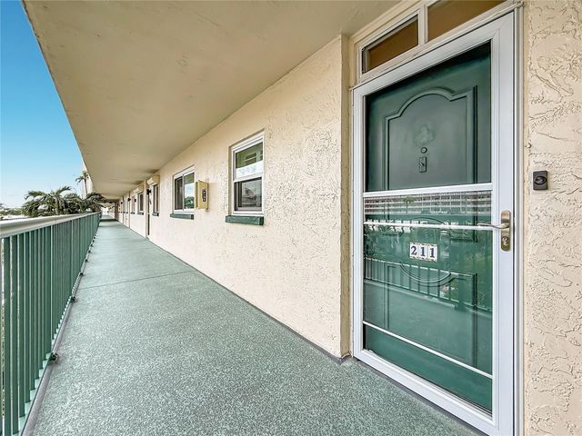 6020 SHORE BOULEVARD S 211, Gulfport, FL 33707