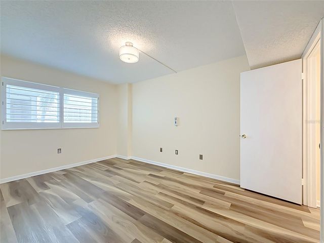 6020 SHORE BOULEVARD S 211, Gulfport, FL 33707