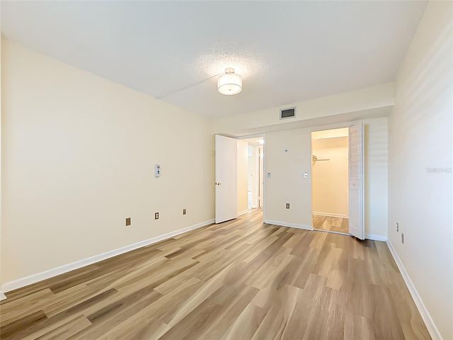 6020 SHORE BOULEVARD S 211, Gulfport, FL 33707
