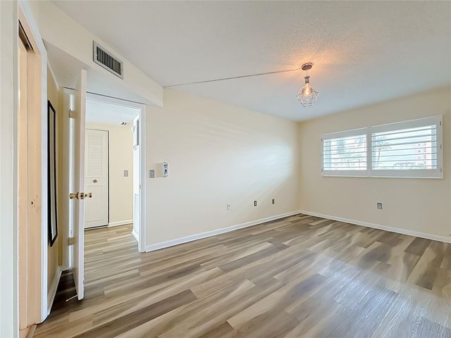 6020 SHORE BOULEVARD S 211, Gulfport, FL 33707