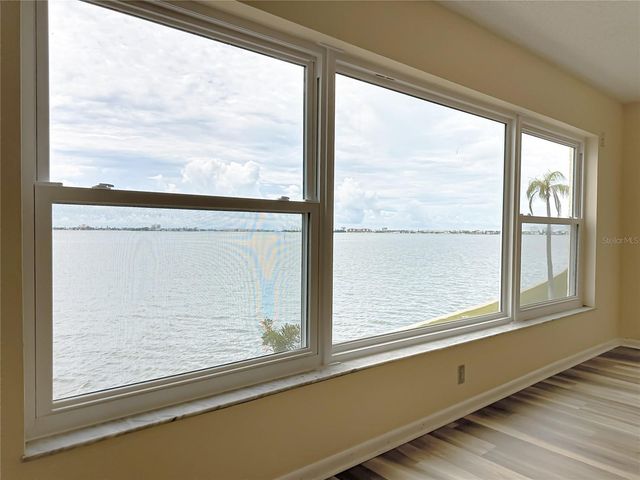 6020 SHORE BOULEVARD S 211, Gulfport, FL 33707