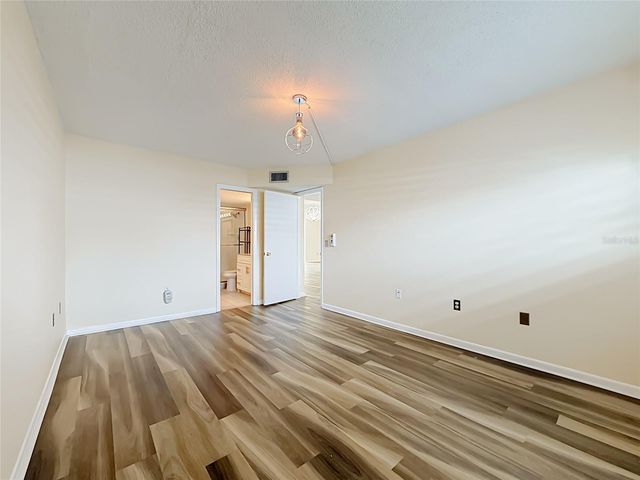 6020 SHORE BOULEVARD S 211, Gulfport, FL 33707