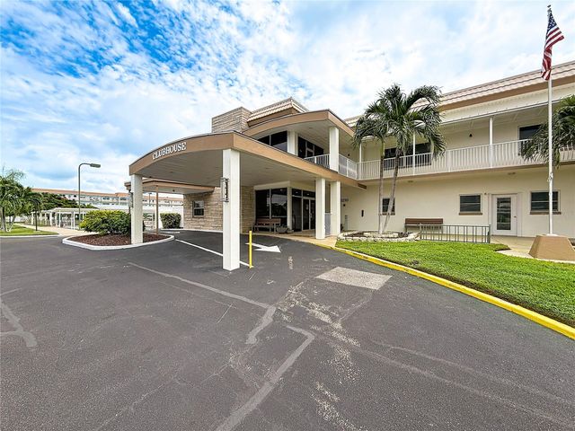 6020 SHORE BOULEVARD S 211, Gulfport, FL 33707