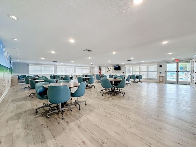 6020 SHORE BOULEVARD S 211, Gulfport, FL 33707