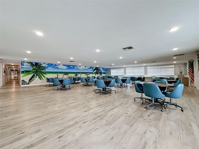 6020 SHORE BOULEVARD S 211, Gulfport, FL 33707