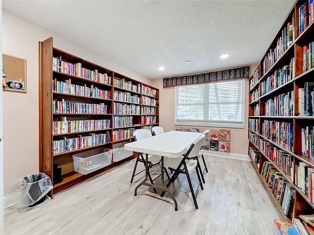 6020 SHORE BOULEVARD S 211, Gulfport, FL 33707