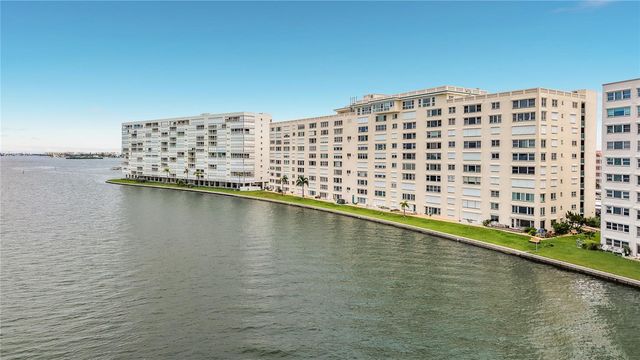 6020 SHORE BOULEVARD S 211, Gulfport, FL 33707