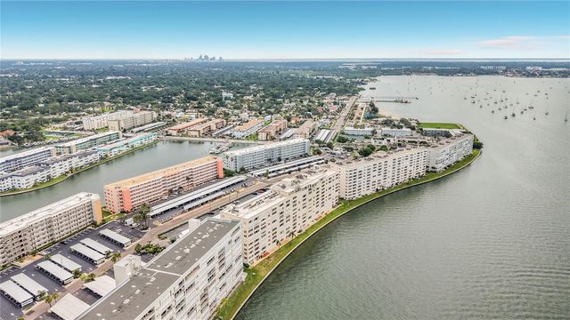 6020 SHORE BOULEVARD S 211, Gulfport, FL 33707