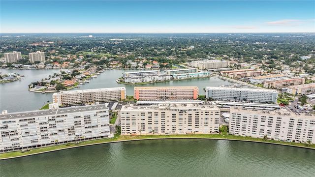 6020 SHORE BOULEVARD S 211, Gulfport, FL 33707