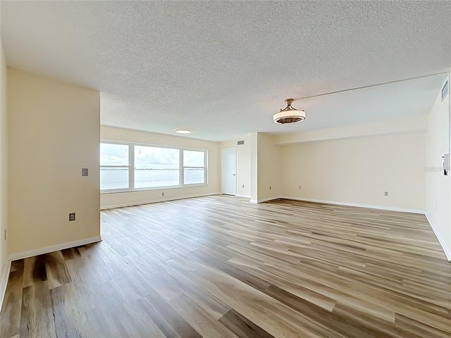 6020 SHORE BOULEVARD S 211, Gulfport, FL 33707