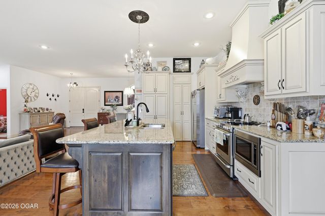 2820 Summit Drive, Joplin, MO 64804