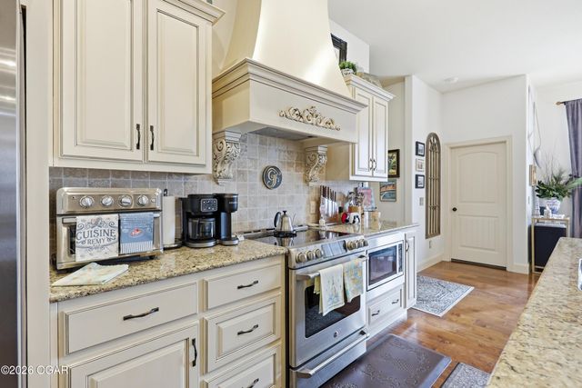 2820 Summit Drive, Joplin, MO 64804