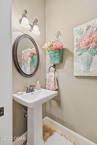 2820 Summit Drive, Joplin, MO 64804