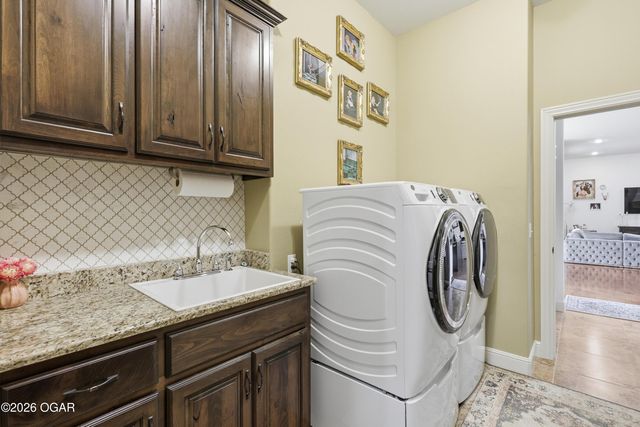 2820 Summit Drive, Joplin, MO 64804