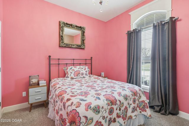 2820 Summit Drive, Joplin, MO 64804