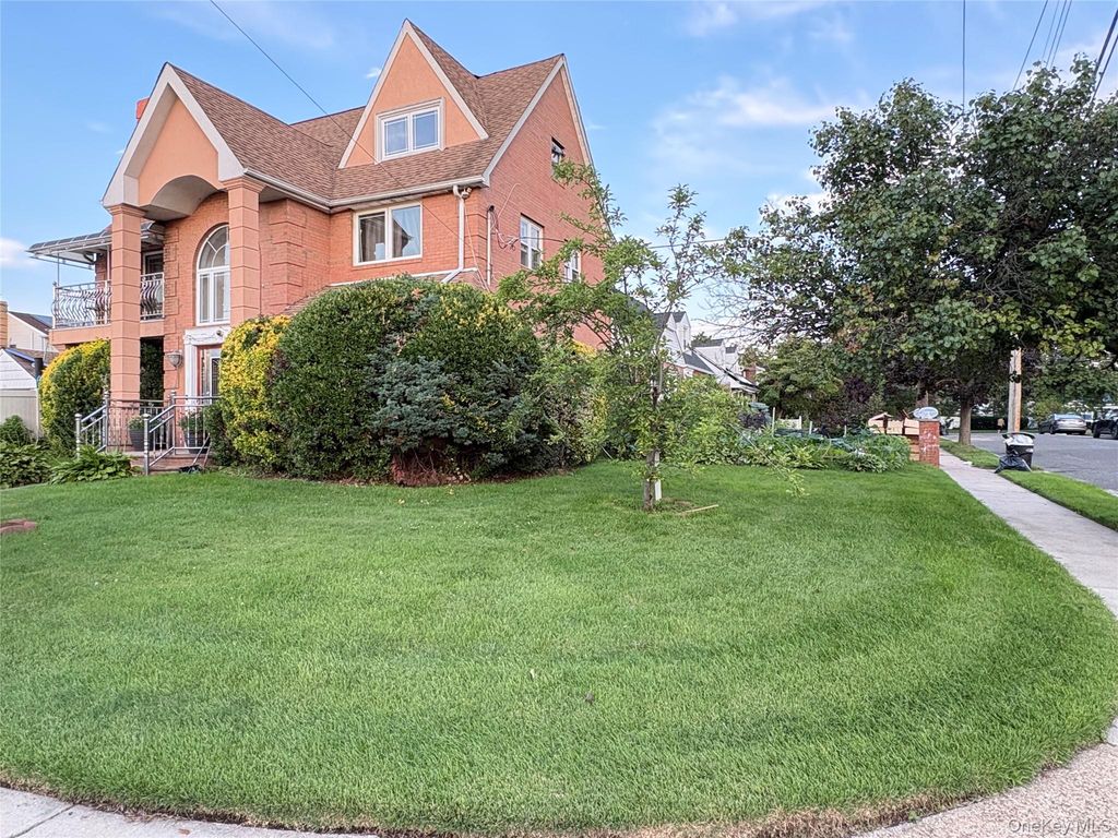 34 Marlowe Road, Valley Stream, NY 11580 — photo 2