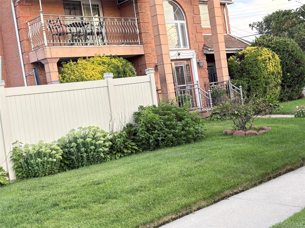 34 Marlowe Road, Valley Stream, NY 11580 — photo 3