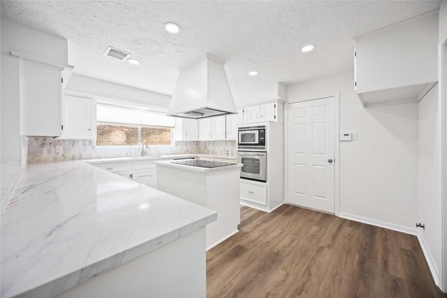 14143 Hillvale Drive, Houston, TX 77077