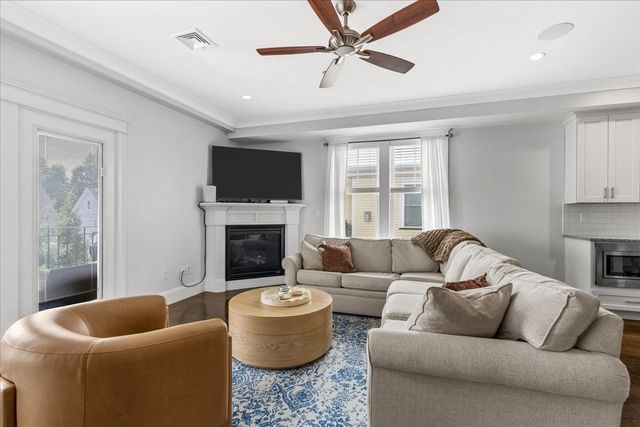 45 Coffey St 6, Boston, MA 02122
