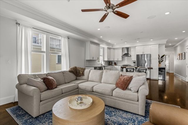 45 Coffey St 6, Boston, MA 02122