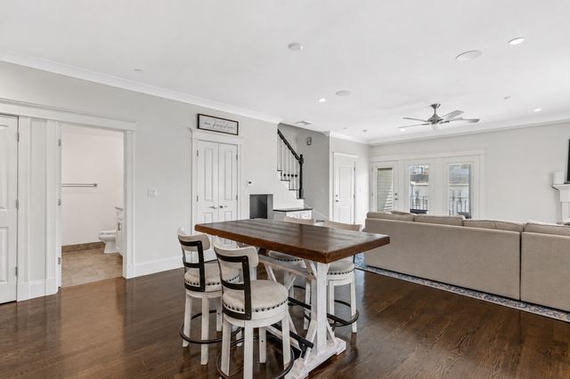 45 Coffey St 6, Boston, MA 02122
