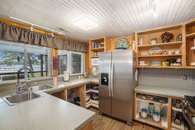 11422 Lakeshore Drive, Lakeview, MI 48850