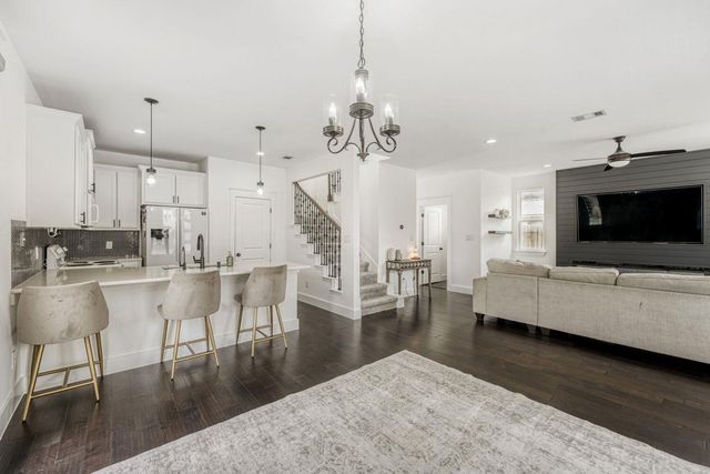 125 Irene ST, Elgin, TX 78621