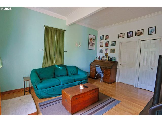 1048 ELROD Ave, Coos Bay, OR 97420